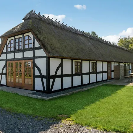 Holiday home Stunning In With Kitchen *